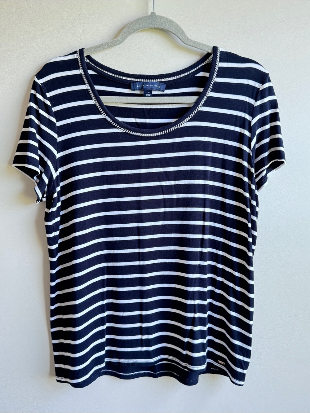 Tommy Hilfiger Navy Stripe Scoop Neck Shirt Women’s Size Large